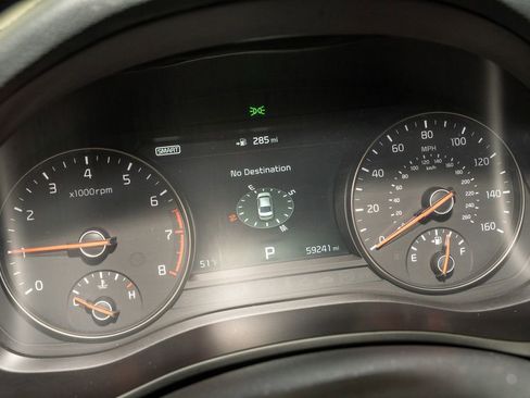 Used 2017 Kia Cadenza Technology image 19