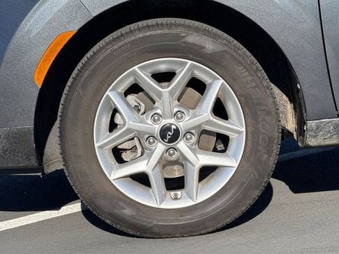 Certified 2023 Kia Soul LX w/ LX Technology Package image 32