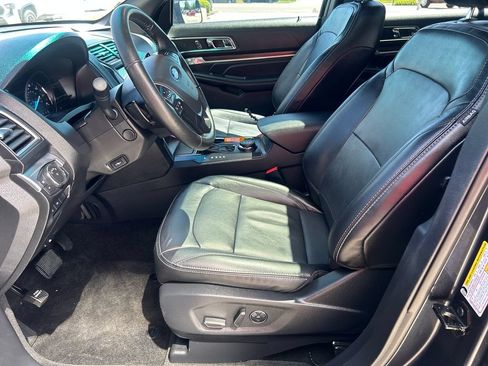 Used 2017 Ford Explorer Limited w/ Equipment Group 301A AWD/4WD image 10