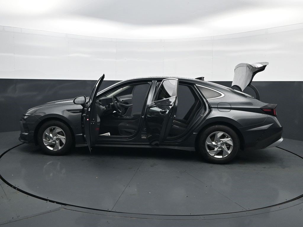 Used 2025 Hyundai Sonata SE FWD image 39
