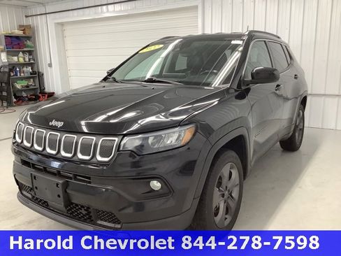 Used 2022 Jeep Compass Latitude image 3