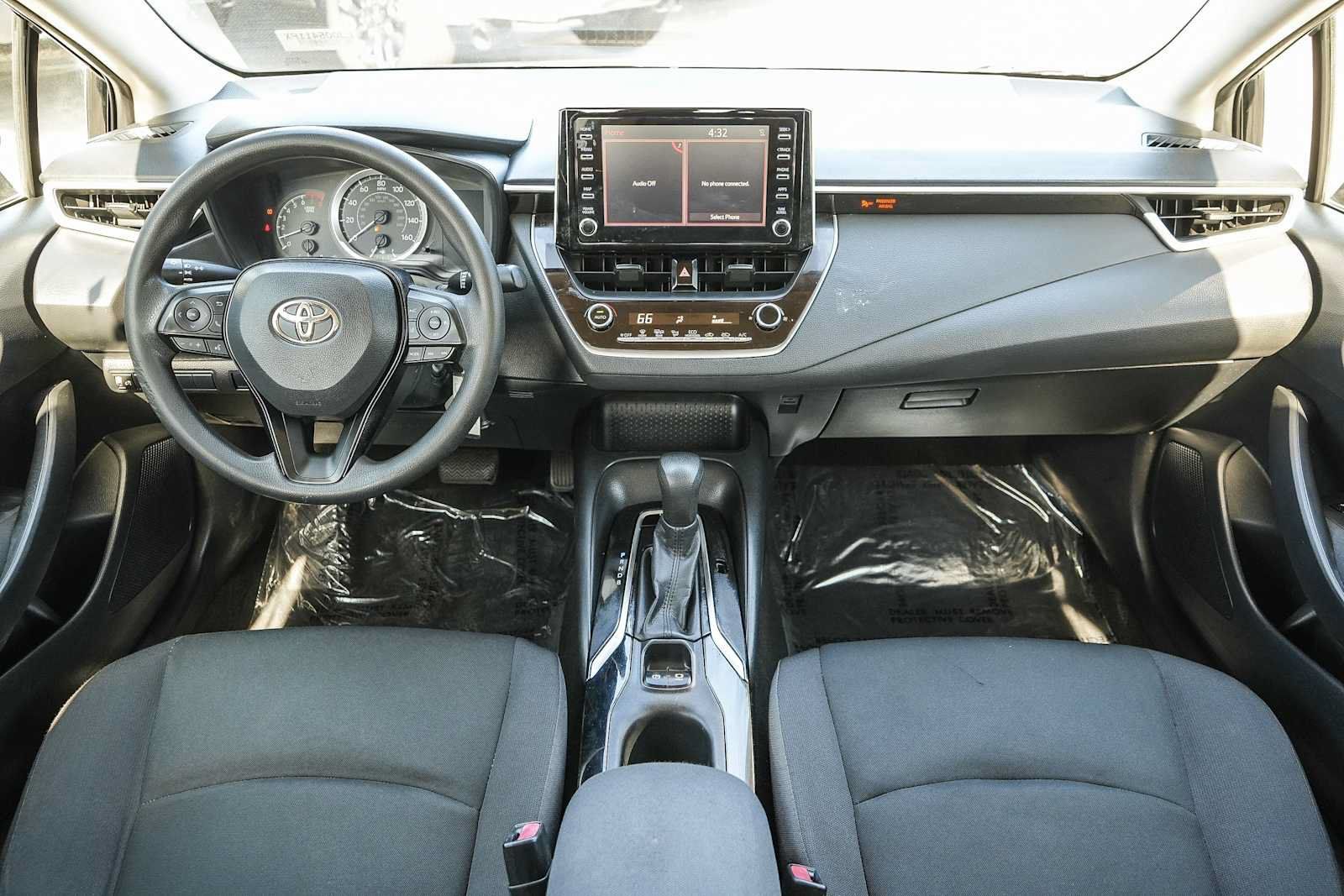 Used 2020 Toyota Corolla LE FWD image 10