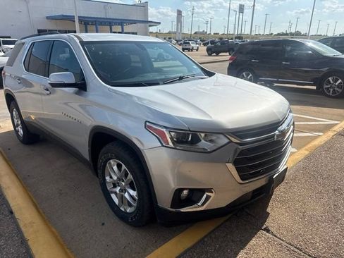 Used 2019 Chevrolet Traverse LT FWD image 1