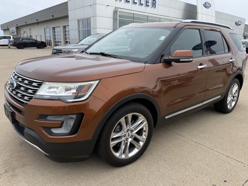 Used 2017 Ford Explorer Limited FWD image 3