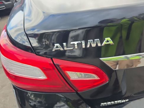 Used 2017 Nissan Altima 2.5 S FWD image 8