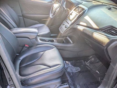Used 2018 Lincoln MKC Premiere FWD image 19