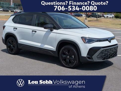 New 2026 Volkswagen Taos SE FWD image 1