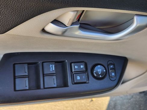 Used 2013 Honda Civic LX image 9