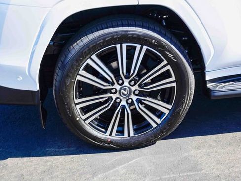 New 2026 Lexus LX 700h Luxury AWD/4WD image 9