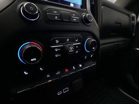 Used 2021 Chevrolet Silverado 1500 LT w/ LPO, Liner Protection Package AWD/4WD image 19