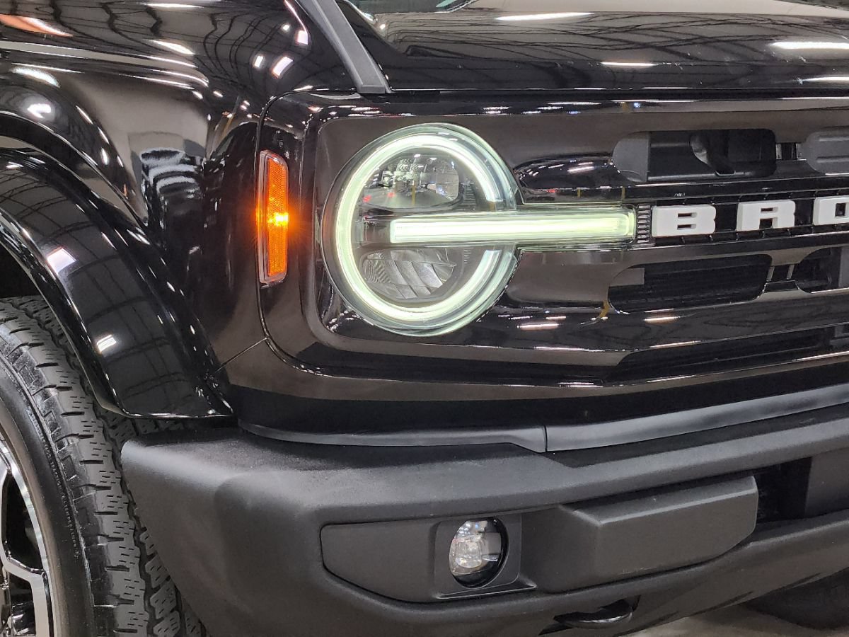 Used 2022 Ford Bronco Outer Banks AWD/4WD image 13