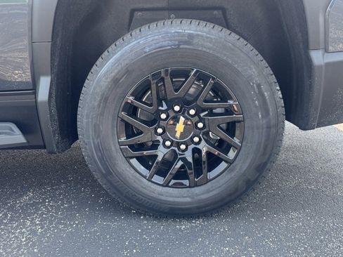 New 2025 Chevrolet Silverado EV LT image 29