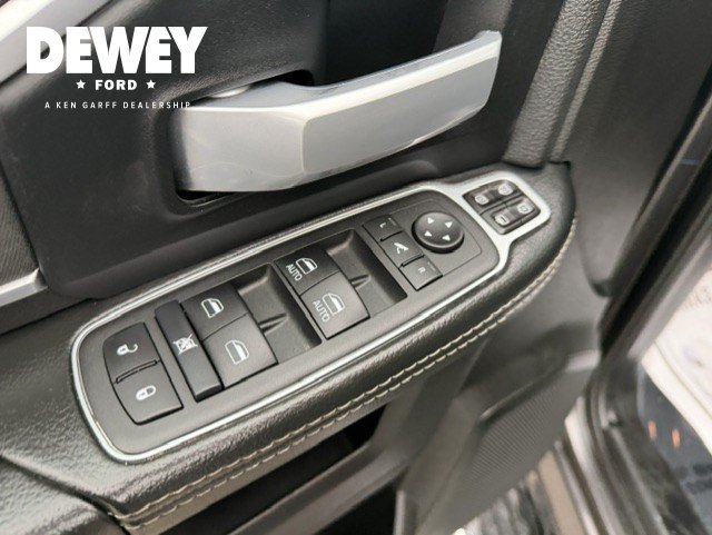 Used 2024 RAM 2500 Big Horn w/ Towing Technology Group AWD/4WD image 12