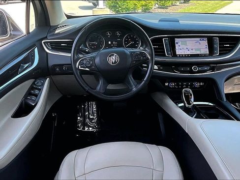 Used 2020 Buick Enclave Premium w/ Sun and Sites Package FWD image 17