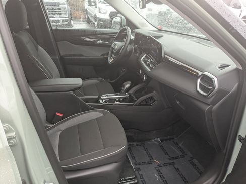 Used 2025 Chevrolet TrailBlazer LT w/ Convenience Package image 32