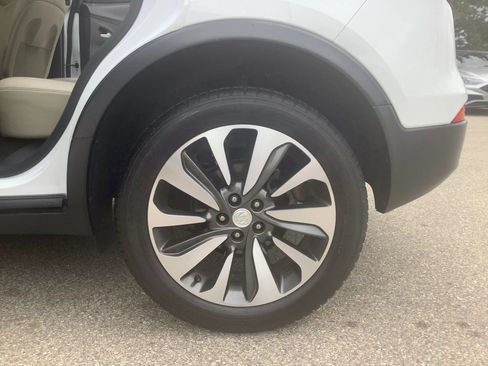 Used 2017 Buick Encore Essence FWD image 21