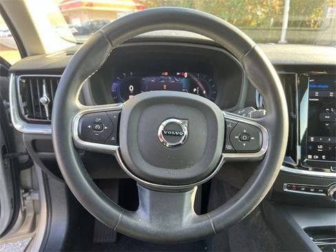 Used 2023 Volvo S60 B5 Core image 14