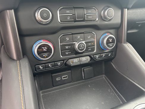 Used 2023 GMC Yukon AT4 image 18