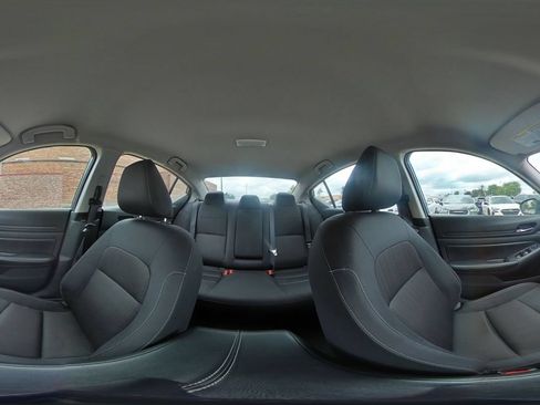 Used 2025 Nissan Altima 2.5 SV FWD image 41
