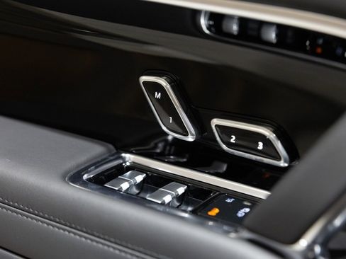 Used 2023 Land Rover Range Rover SE image 15