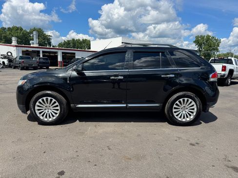 Used 2014 Lincoln MKX FWD image 2