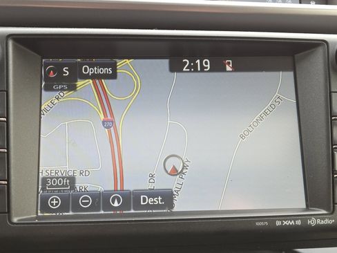 Used 2018 Toyota RAV4 XLE image 4