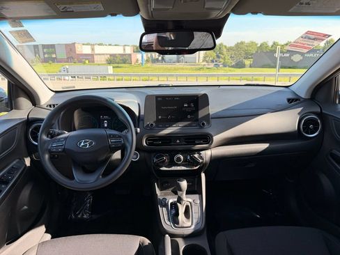 Used 2023 Hyundai Kona SEL FWD image 3