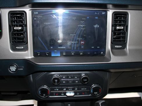 Used 2021 Ford Bronco Outer Banks AWD/4WD image 35