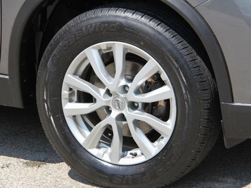 Used 2017 Nissan Rogue SV AWD/4WD image 14