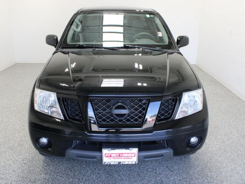 Used 2021 Nissan Frontier SV w/ Midnight Edition Floor Mats RWD image 3