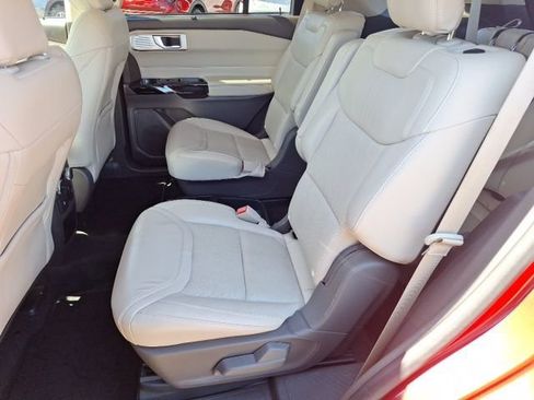 Certified 2021 Ford Explorer Platinum w/ Equipment Group 601A image 14