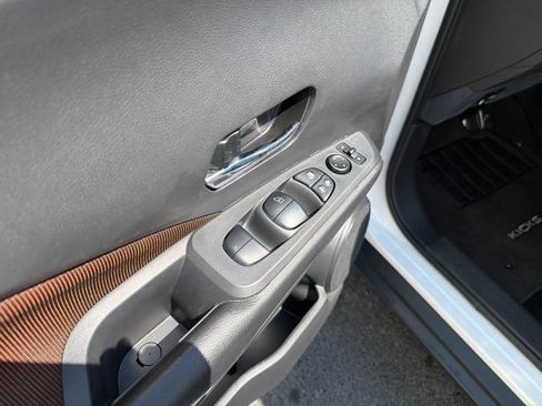 Used 2022 Nissan Kicks SR FWD image 40