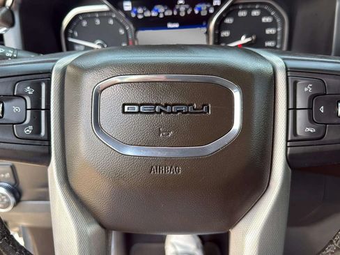 Used 2021 GMC Yukon Denali w/ Denali Premium Package AWD/4WD image 19