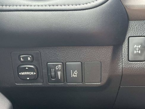 Used 2018 Toyota RAV4 XLE w/ Plus Extra Value Package AWD/4WD image 25