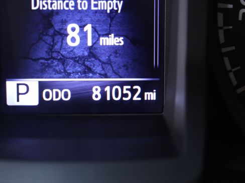 Used 2018 Toyota Tacoma SR image 50