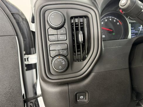 Used 2024 Chevrolet Silverado 1500 Custom image 20