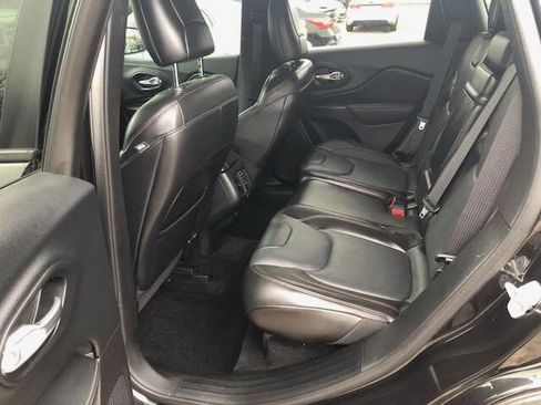 Used 2015 Jeep Cherokee Trailhawk w/ Comfort/Convenience Group image 16