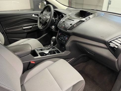 Used 2017 Ford Escape SE image 16