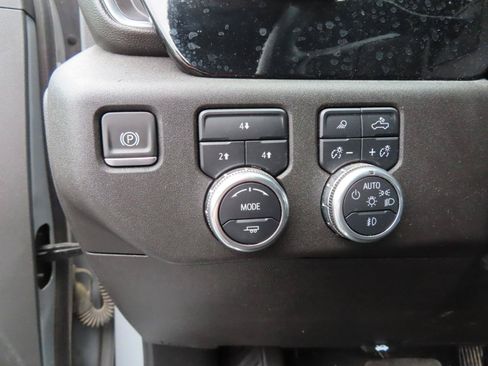 Used 2025 GMC Sierra 2500 SLE w/ SLE Value Package; AWD/4WD image 32