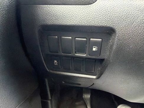 Used 2011 Nissan Murano S FWD image 29