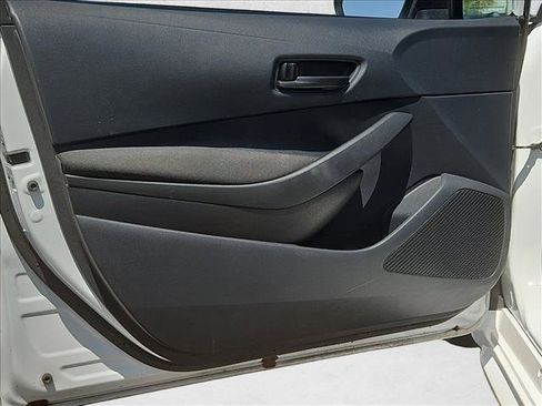 Used 2025 Toyota Corolla LE FWD image 10