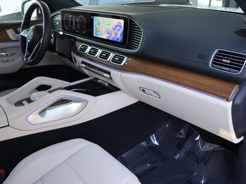 Used 2025 Mercedes-Benz GLS 450 4MATIC image 31