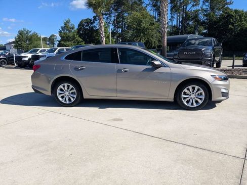 Used 2024 Chevrolet Malibu LT FWD image 2