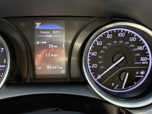 Used 2018 Toyota Camry SE FWD image 17