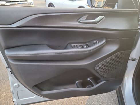 Certified 2024 Jeep Grand Cherokee L Altitude image 16