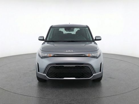 Used 2025 Kia Soul LX w/ LX Technology Package image 2