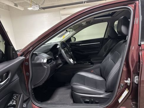 Used 2024 Nissan Altima 2.5 SL FWD image 21