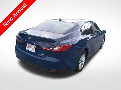 Used 2025 Toyota Camry LE FWD image 1