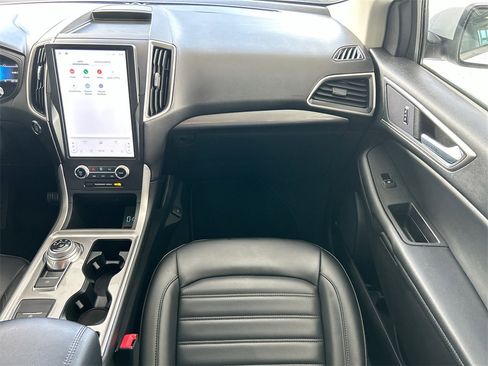 Used 2024 Ford Edge SEL image 36