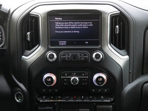 Used 2022 GMC Sierra 3500 Denali AWD/4WD image 16